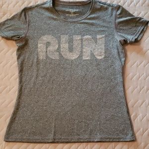 Brooks Running Tech Shirt Size Small - Loose Fit